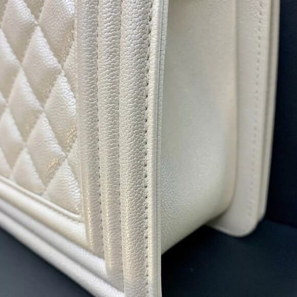 CHANEL Purse Medium Boy Chanel Chain Shoulder Bag Pearl White Quilted + Receipt - Picture 8 of 12